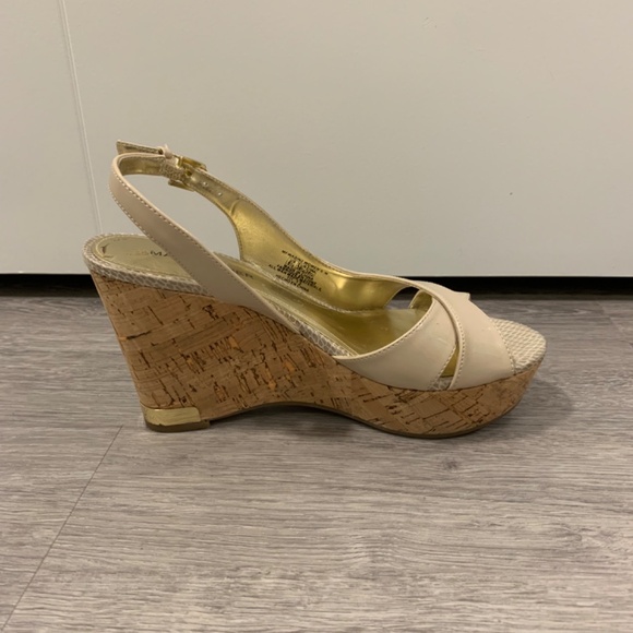 Nude Marc Fisher cork wedge heels size 6.5 - Picture 5 of 7